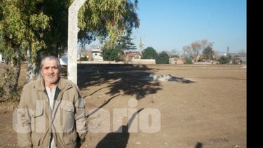 El “Indio” Fleyta en el futuro polideportivo donde tendría su lugar..