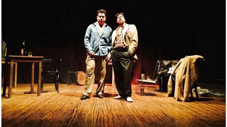 WILLY Y RULO. Dos amigos que esperan por una noche inolvidable..