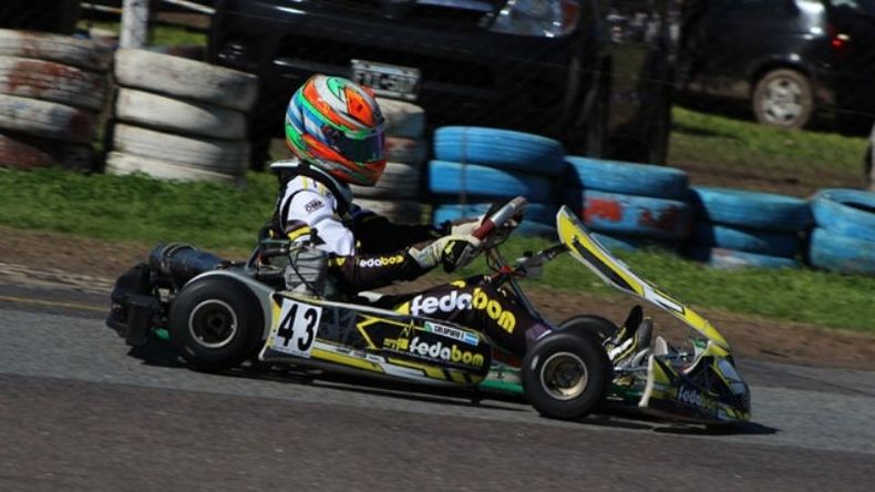Colapinto sumó su 6º podio en 6 fechas y acaricia un nuevo título. Foto: Prensa E-kart..