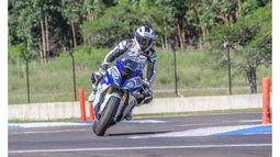 (MEGAMAX). PREPARADO. Fasci debutará con la BMW S1000RR en Trelew..