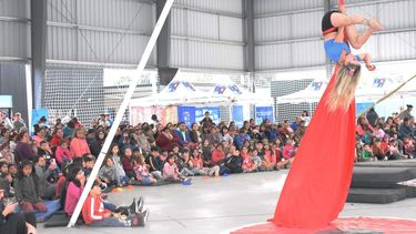 las tardes de circo en tu barrio llegan al club municipal derqui