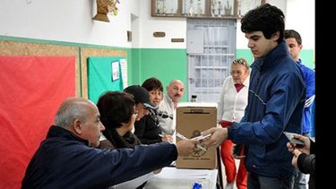 PARTICIPACIÓN. El voto de los menores de 18 años no es obligatorio..