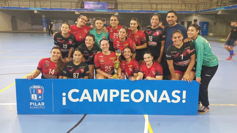 La Copa de Pilar femenina de handball se fue para Muñiz.