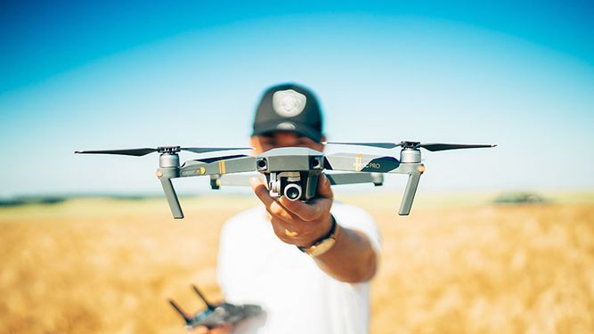 Pilotos de drones: la nueva cara de la agricultura argentina
