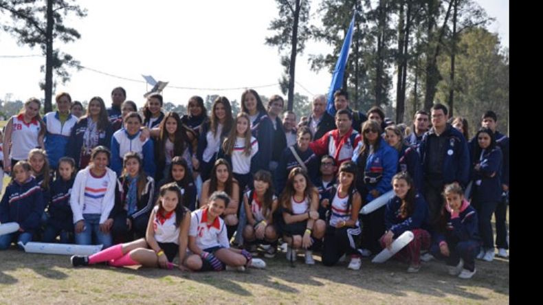La delegación de Pilar que participó en el lanzamiento de los Juegos Regionales..
