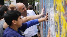 MURAL. Se inauguró una obra de mosaiquismo..