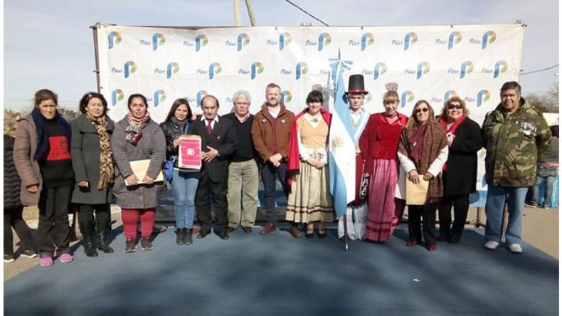 Escenario. Vecinos y autoridades celebraron un nuevo aniversario de la localidad..