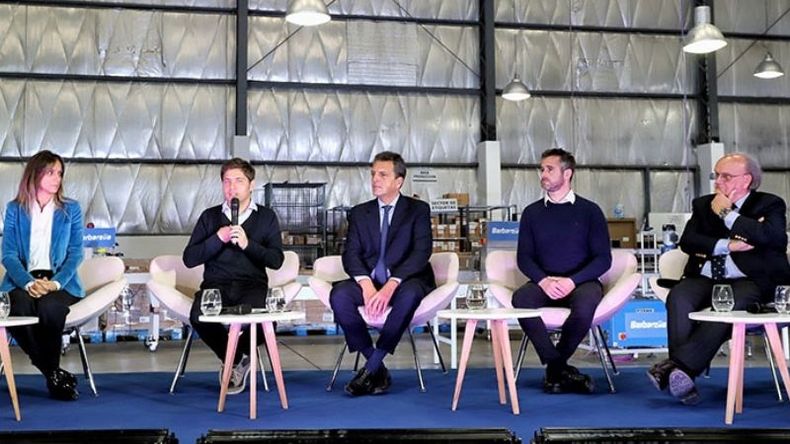 PANEL. Malena, Kicillof, Massa, Achával y De Mendiguren, ayer, en una logística del PIP..