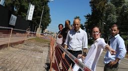 RECORRIDA. Ducoté visitó la obra de Champagnat. .