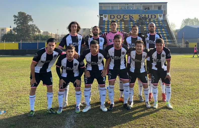 EQUIPO El once inicial de Real Pilar que jug el martes en Dock Sud