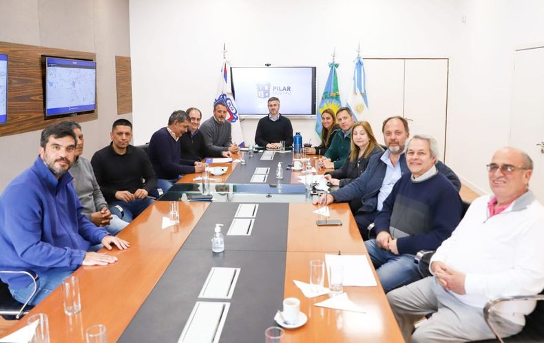 CUMBRE. Achával hizo el anuncio tras reunirse con los gremios. &nbsp;