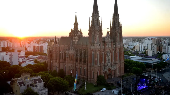 La Catedral de la Plata está en la semifinal de su Mundial de Catedrales