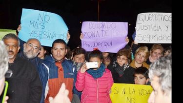 RECLAMO. Los vecinos de Derqui lanzaron un caliente reclamo por seguridad..
