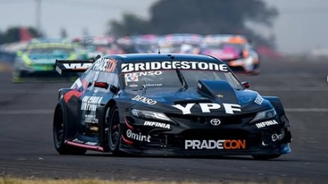 Matías Rossi en el top 10 del campeonato en el Turismo Carretera.