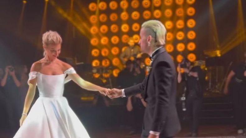 Los novios, en el momento del vals..