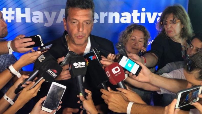 MICRÓFONOS. Sergio Massa dejó un fuerte mensaje ante la prensa..