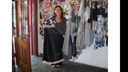 Deby Szmuch, en su local donde, dice, las clientas llegan para quedarse..