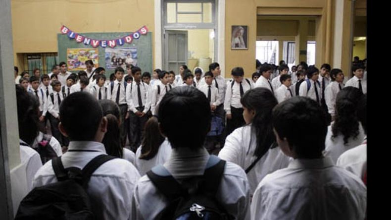 Aseguran que las escuelas primarias y secundarias tienen vacantes aseguradas..