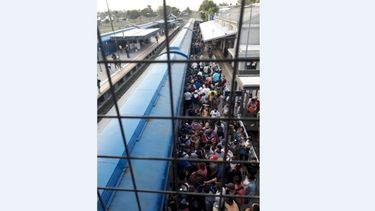 La foto tomada desde el puente peatonal..
