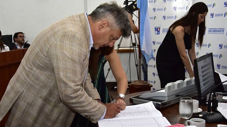 “SÍ JURO”. Miguel Covini asumió en lugar de Sebastián Neuspiller. .