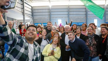 ENCUENTRO. Achával reunió a los jubilados en los clubes municipales del distrito.