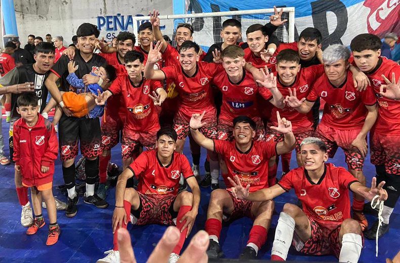 Futsal de Pilar: La Tercera tuvo festejo del Rojo de la Avenida.