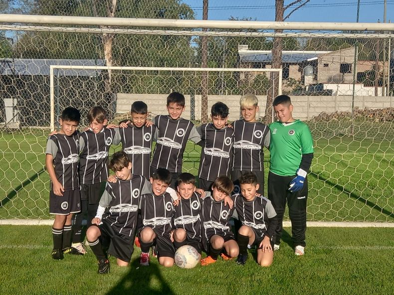 GOLEADA. La categoría 2013 de Real Pilar que ganó ante Don Bosco.