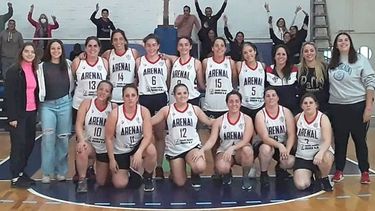 ARENAL, ARRIBA. Las de Maschwitz mandan junto a Timón..