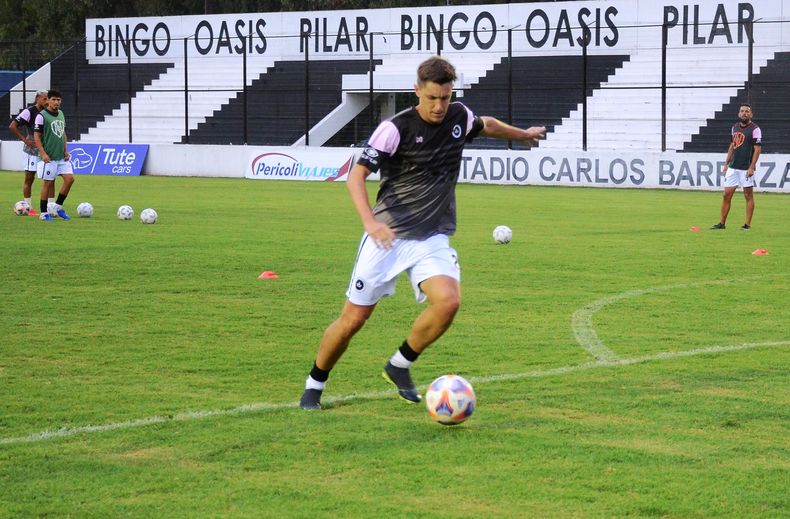 APUNTA. Ariel Otermín viene de convertir el empate 1-1 ante Central Córdoba.