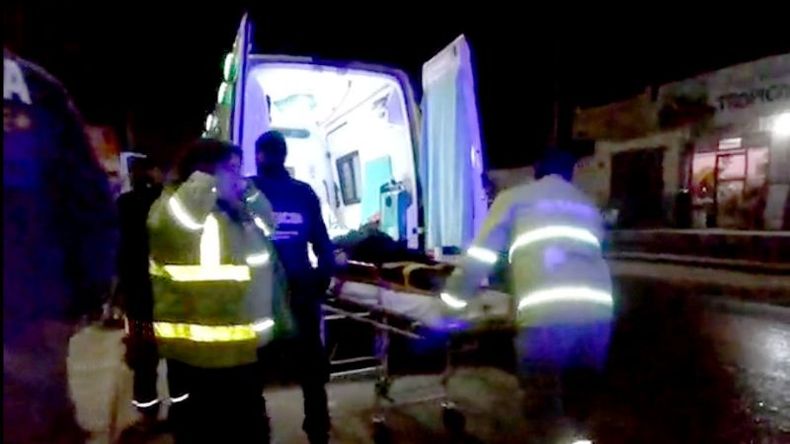 AMBULANCIA. La víctima fue traslada al hospital.