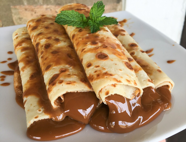 Panqueques con dulce de leche. (@vickuisine)..png