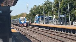 Después de muchos años, vuelvo a la estación Presidente #Derqui del #TrenSanMartin. Me lleva a recordar con cariño a la tía Estela, al tío Tati y a mis primas. Juan Franco / @juandofranco.&nbsp;