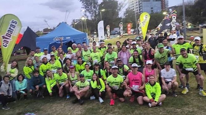 FAMILIA. Los atletas de Caldara’s Team dijeron otra vez presente en los 42K..