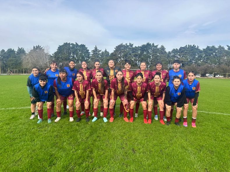EQUIPO. El plantel de Monterrey que se presentó este sábado en Lobos.
