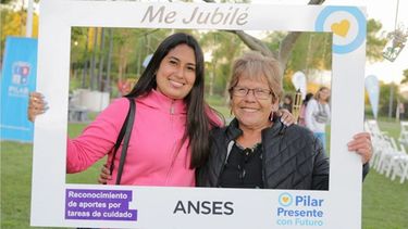 BENEFICIO. Una de las mujeres que pudo jubilarse junto a su hija, por quien le reconocieron aportes..