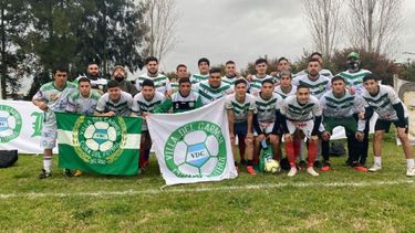El equipo de Villa del Carmen que ganó el clásico y está en el podio del torneo..