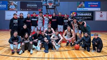 El primer festejo de Derqui en la Liga Metro fue ante su gente.