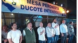 ESCENARIO. Funcionarios y concejales, el apoyo peronistaa Ducoté..