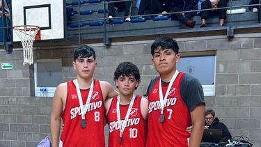 FINALISTA. La Sub 18 del Básquet 3x3 de Sportivo fue plata.