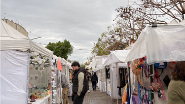 VARIEDAD. La feria de artesanos cuenta con objetos de decoración, mates, bijou y accesorios, entre otras propuestas. VARIEDAD. La feria de artesanos cuenta con objetos de decoración, mates, bijou y accesorios, entre otras propuestas.