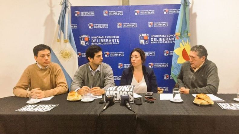 PROYECTO. Los referentes del PJ en el Concejo presentaron la iniciativa..