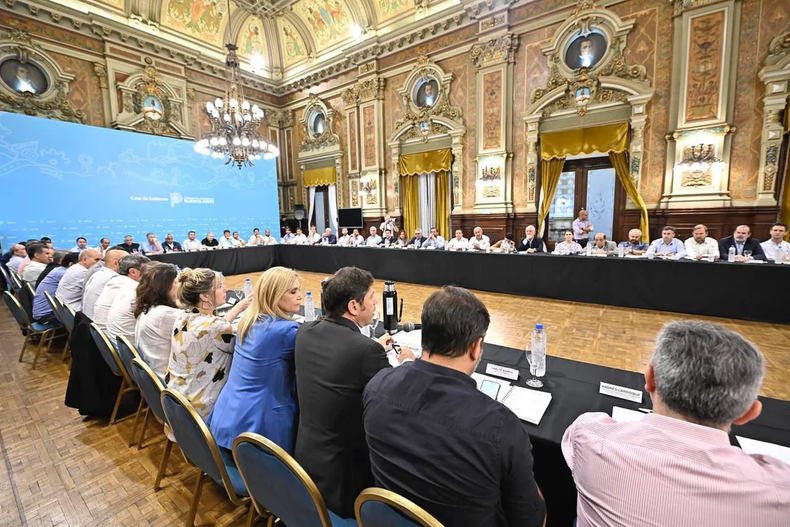 SALÓN DORADO. Los intendentes compartieron diagnóstico con Kicillof. &nbsp;