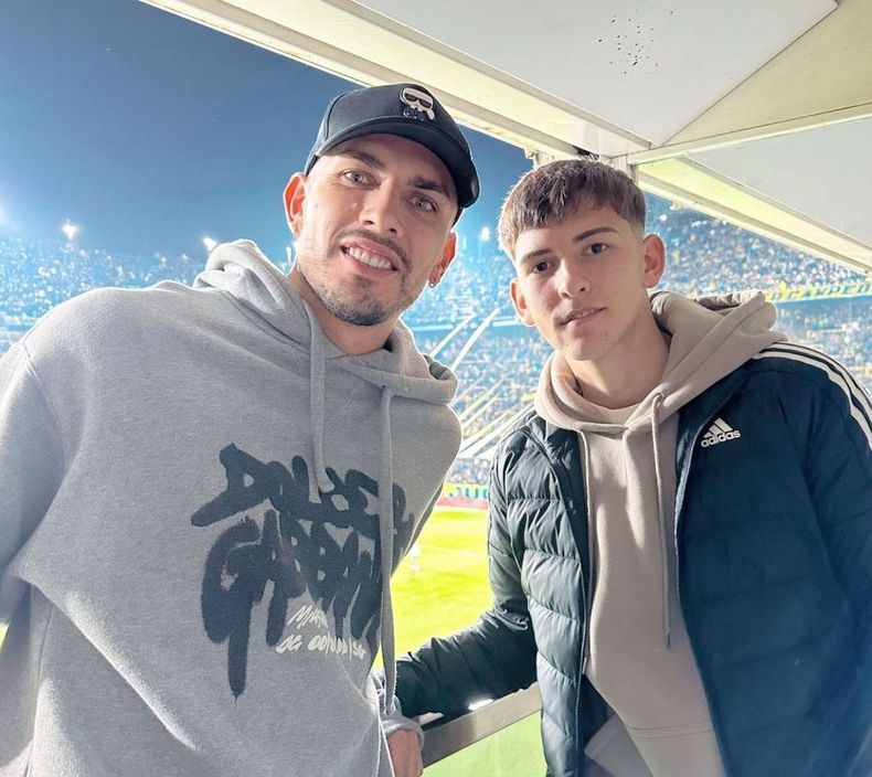 Leandro Paredes subió la foto con Camilo Rey en La Bombonera.