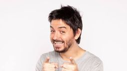Mike Chouhy llega este sábado al Teatro Gran Pilar.