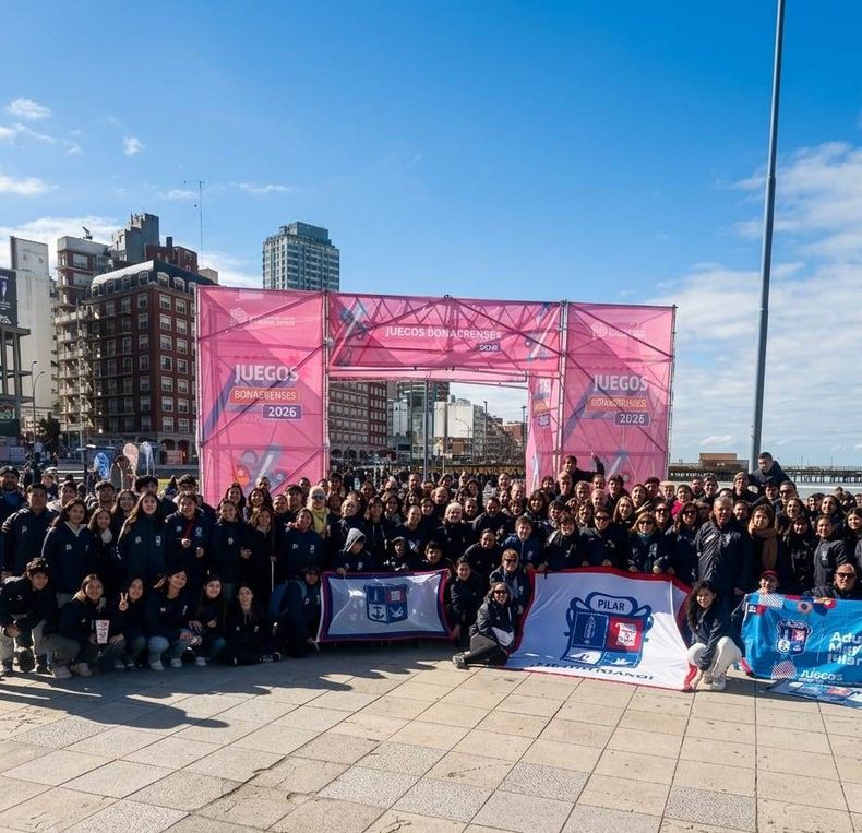 DELEGACIÓN. Los representantes de Pilar posaron para la foto grupal de la edición 2026.
