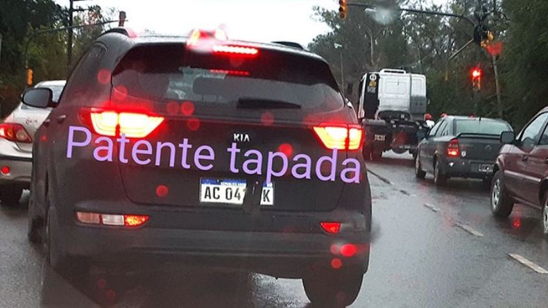 #Pilar da para todo. Uno se siente un boludo pagando patentes y más anual. En el día de ayer, ex Ruta 8 y Las Madreselvas #PatenteTapada. SERGIO GONZALEZ / @supergonzalezok..