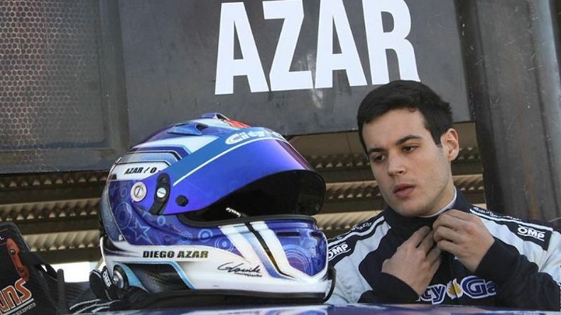 Azar ya manejó un auto de STC2000 en los 200 Kilómetros de Buenos Aires de 2016, como invitado del equipo Chevrolet..