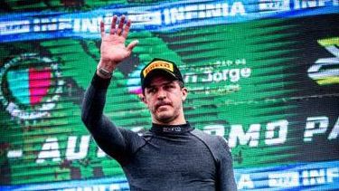 Matías Rossi en el podio del Top Race en San Jorge.