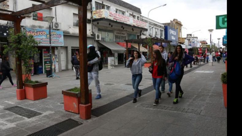 EL SUEÑO TERMINÓ. La peatonal del centro tienen las horas contadas..