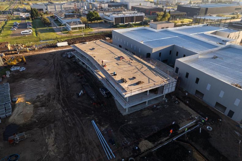 CDV construye su tercera planta en el Parque Industrial de Pilar.